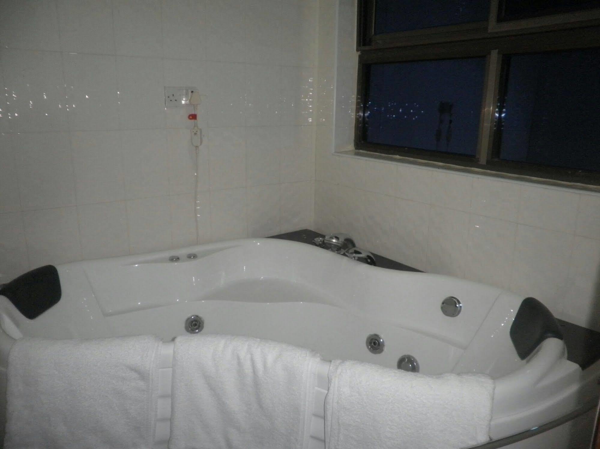 Marrets International Hotel - "Express" 海岸角 外观 照片